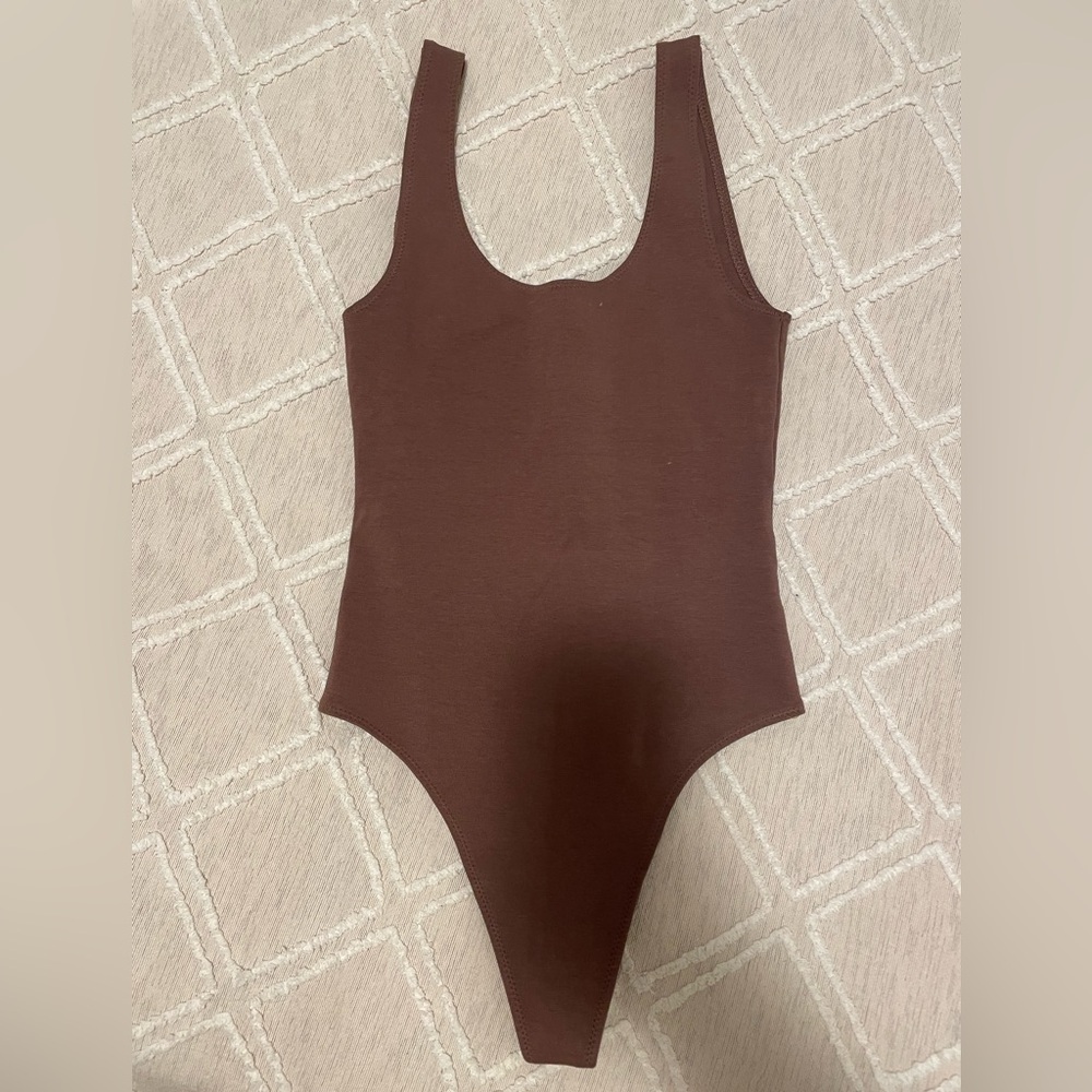 Wilfred Aritzia Mauve Brown Bodysuit